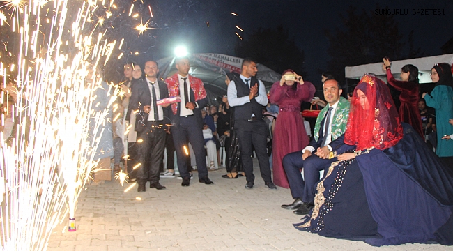 MELİKE VE ÖMER ÇİFTİ DÜNYA EVİNE GİRDİ