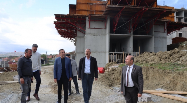 BAŞKAN MUHSİN DERE, TOKİ KONUTLARINI İNCELEDİ