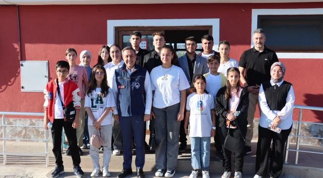MUHSİN DERE, ÇOCUK VE GENÇ MECLİSİYLE BULUŞTU