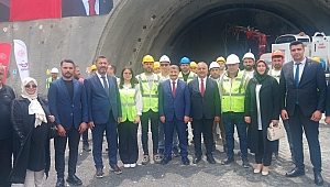 NUH ALUÇ, HIZLI TREN TEMEL ATMA TÖRENİNE KATILDI 