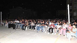 AKÇAKENT’TE SOKAKTA SİNEMA İZLENDİ…
