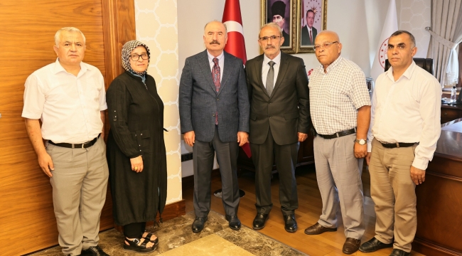 VALİ ALİ ÇALGAN, SUNGURLU ŞEHİT AİLELERİNİ KABUL ETTİ 