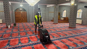 SUNGURLU BELEDİYESİ, CAMİLERİ PIRIL PIRIL YAPIYOR…