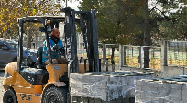 BELEDİYENİN PARKE VE BORDÜR ÇALIŞMASI SÜRÜYOR…