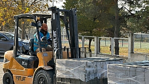 BELEDİYENİN PARKE VE BORDÜR ÇALIŞMASI SÜRÜYOR…