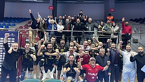 EFELER İZMİR'DE ARKAS'I 3-2 YENDİ...