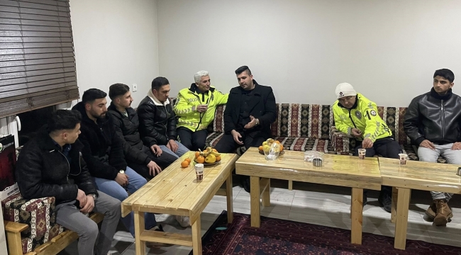 - ÖZDEMİR VE AK GENÇLİK ‘SALEP’ İKRAMINDA BULUNDU…