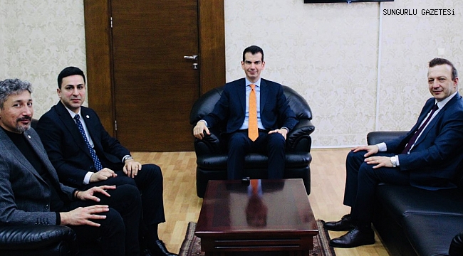  ÇORUM ECZACI ODASI YÖNETİMİ KÖKSAL VE DERE'Yİ ZİYARET ETTİ 