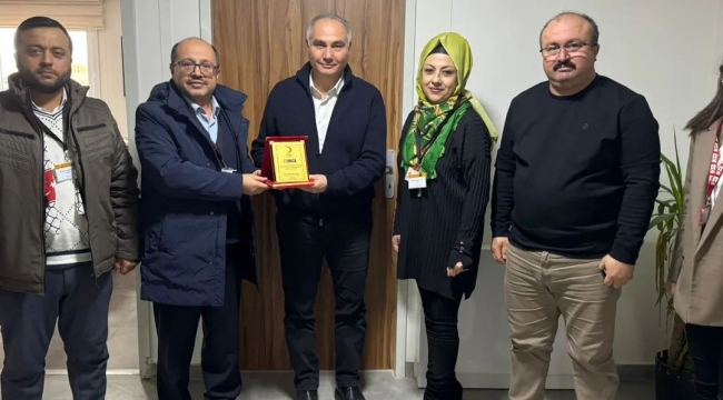  KIZILAY SUNGURLU ŞUBESİ’NDEN ARCA’YA TEŞEKKÜR PLAKETİ