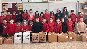 ÖĞRENCİLER YARDIM KOLİSİ HAZIRLADI, GÖNÜLLERE DOKUNDU…