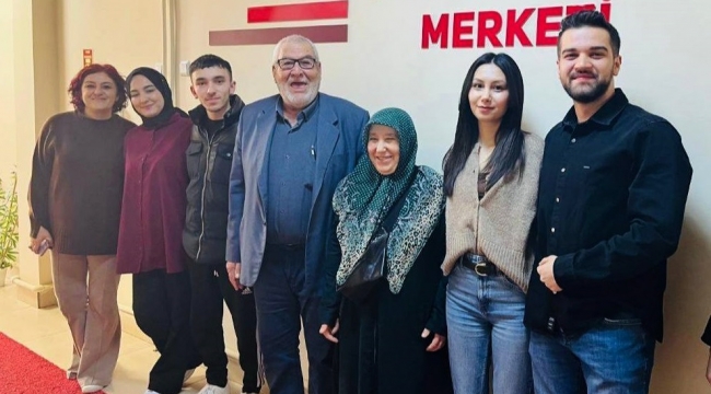 50 YILLIK EVLİLİK HİKAYESİ GENÇLERE ÖRNEK OLDU...