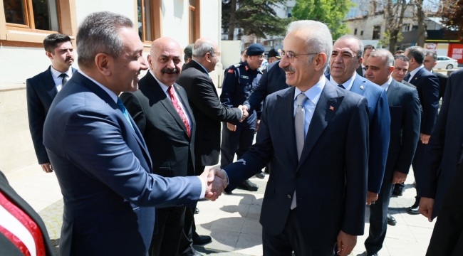 MUHSİN DERE SUNGURLU’NUN ULAŞIM İHTİYAÇLARINI BAKANA İLETTİ...