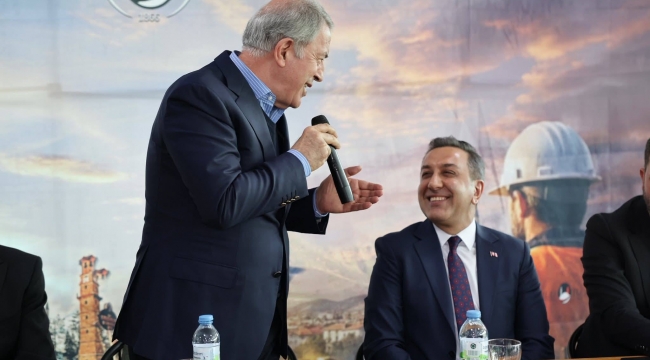 HULUSİ AKAR'DAN MUHSİN DERE'YE ÖVGÜ