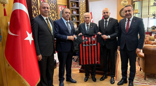  MHP GENEL BAŞKANI BAHÇELİ’YE ÇORUM FK FORMASI...
