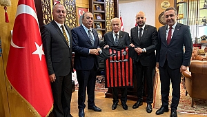  MHP GENEL BAŞKANI BAHÇELİ’YE ÇORUM FK FORMASI...