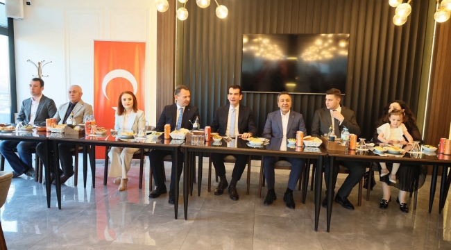 SUNGURLU'DA GÖREV YERİ DEĞİŞEN HÂKİM VE SAVCILARA VEDA PROGRAMI
