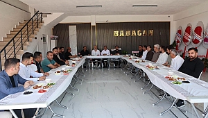 MUHSİN DERE, GALERİCİLERLE YENİ DÜKKANLARINDA BULUŞTU